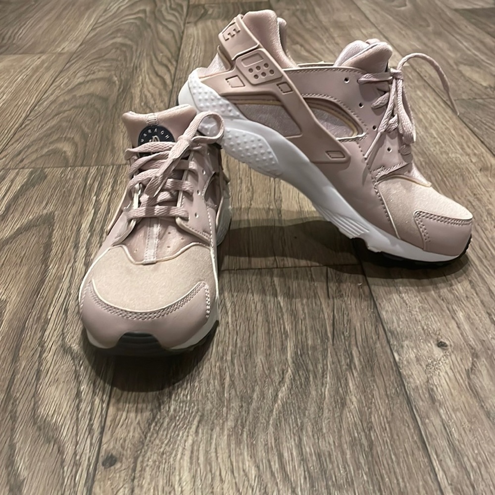 Youth Girls Nike Shoes